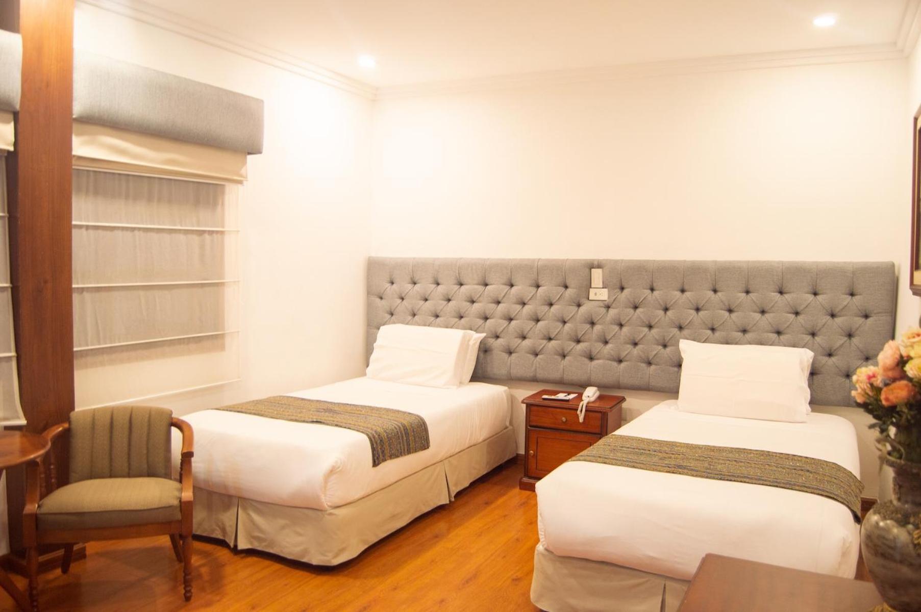 Hotel Carvallo Куэнка Экстерьер фото